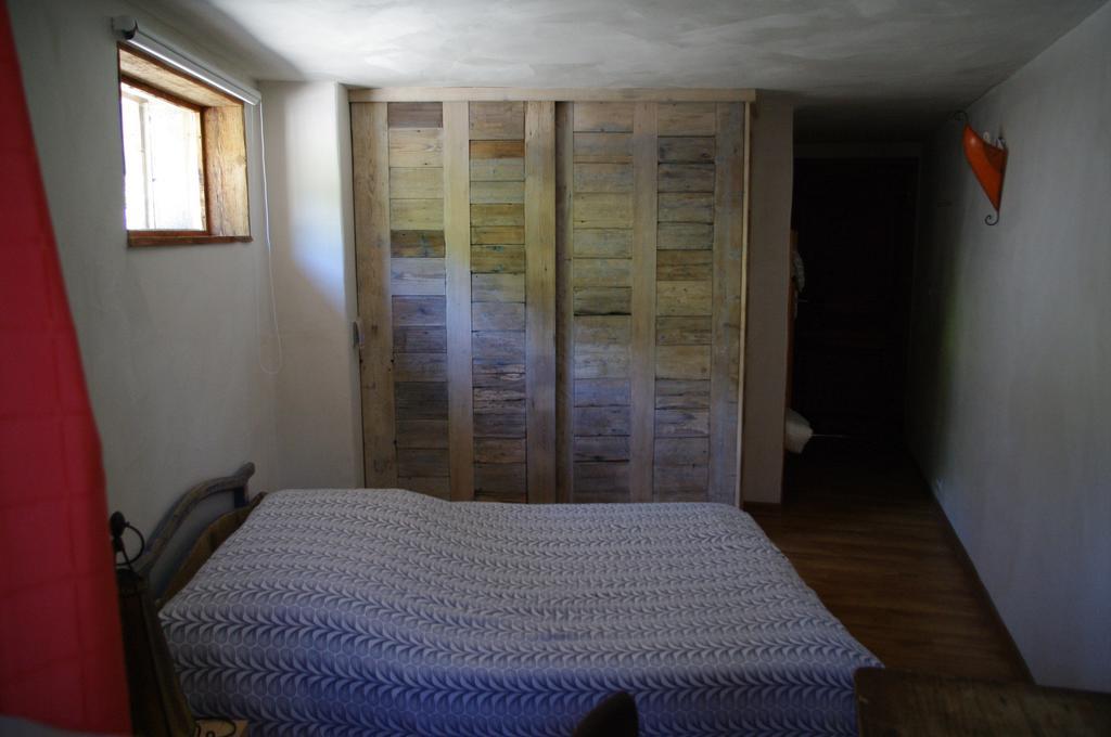 Appartement Dans Chalet De Montagne Bozel Room photo